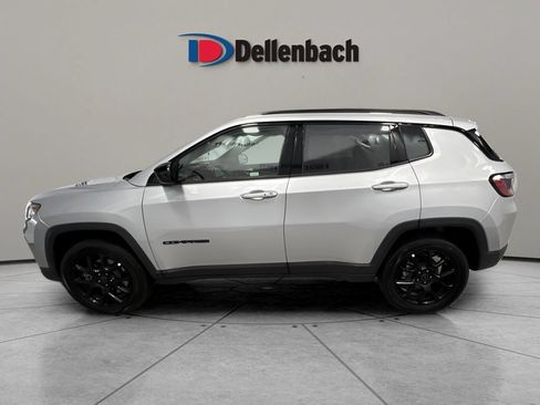 Used 2025 Jeep Compass Latitude w/ Altitude Special Edition AWD/4WD image 2