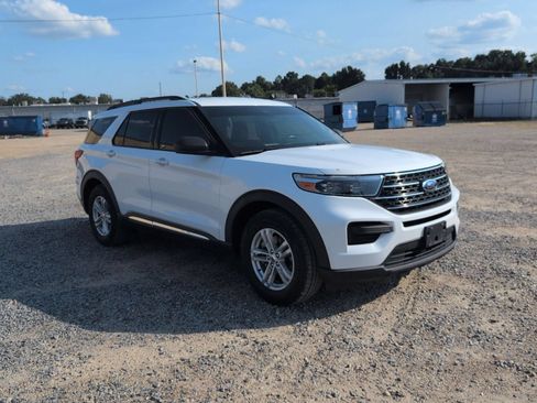 Used 2020 Ford Explorer XLT RWD image 8