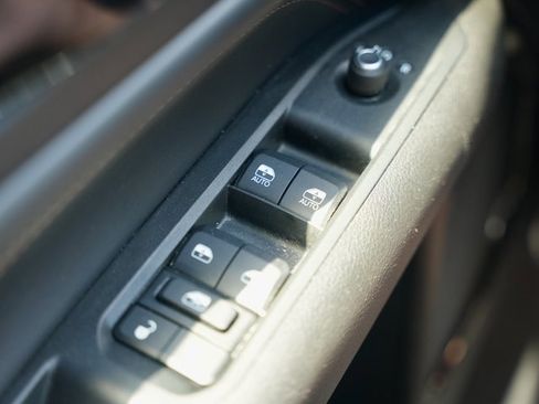 Used 2022 Jeep Compass Limited w/ (RED) Package image 28