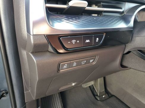 Used 2022 Kia Carnival SX Prestige image 25