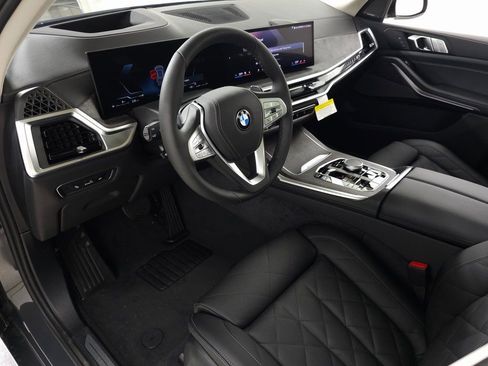 Used 2026 BMW X7 xDrive40i w/ Premium Package AWD/4WD image 11