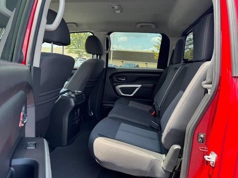 Used 2020 Nissan Titan SV w/ SV Convenience Package RWD image 10
