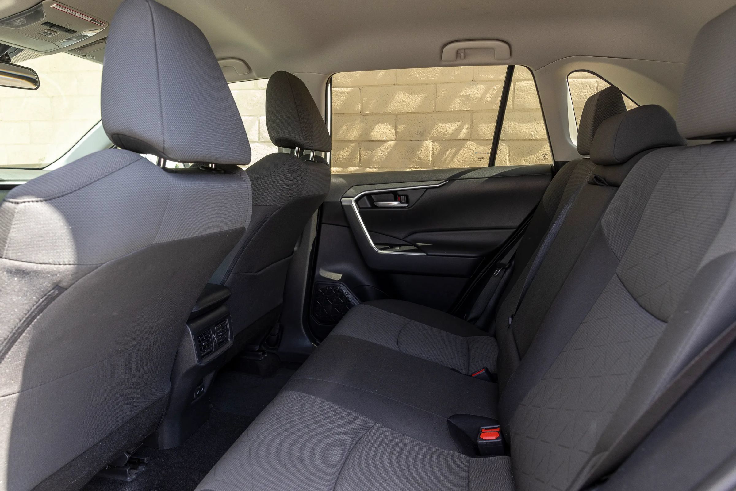 Used 2021 Toyota RAV4 XLE w/ XLE Grade Weather Package AWD/4WD image 21