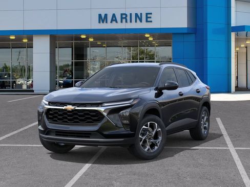 New 2026 Chevrolet Trax LT w/ LT Convenience Package FWD image 6