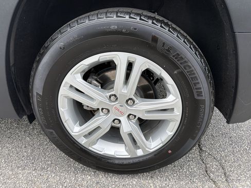 Used 2024 GMC Terrain SLE FWD image 29