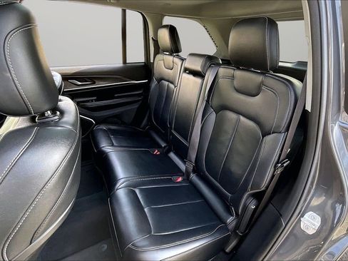 Certified 2022 Jeep Grand Cherokee Limited image 24