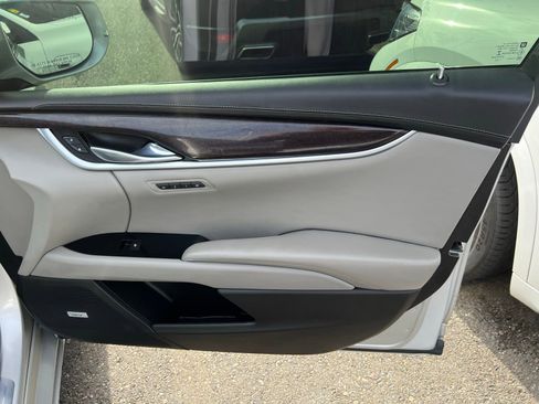 Used 2016 Cadillac XTS Luxury w/ Driver Awareness Package image 22