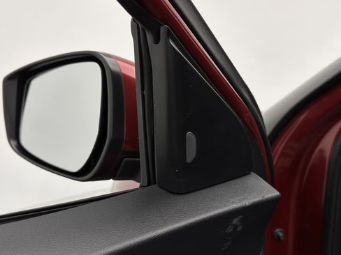 Used 2019 Nissan Kicks SV FWD image 11