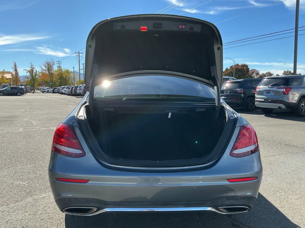 Used 2017 Mercedes-Benz E 300 4MATIC image 27