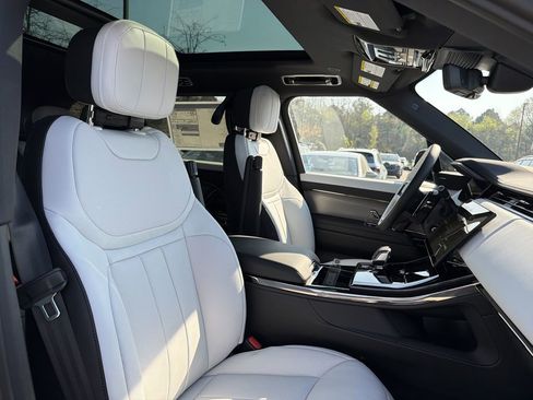 New 2026 Land Rover Range Rover Sport Dynamic SE AWD/4WD image 16