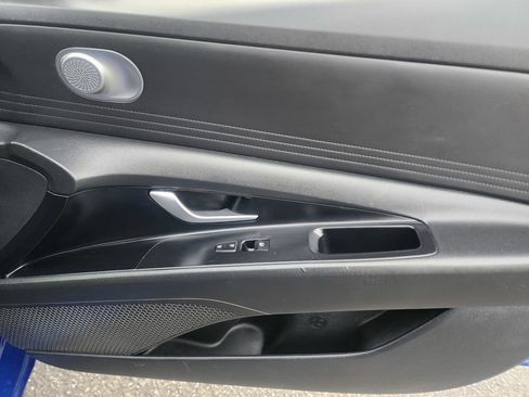 Used 2021 Hyundai Elantra SEL image 10