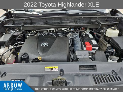 Used 2022 Toyota Highlander XLE FWD image 15