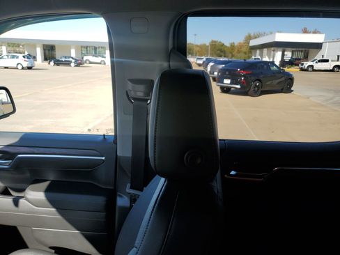 Used 2022 GMC Sierra 1500 SLT w/ SLT Premium Plus Package image 12