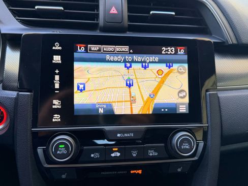 Used 2018 Honda Civic EX-L image 10