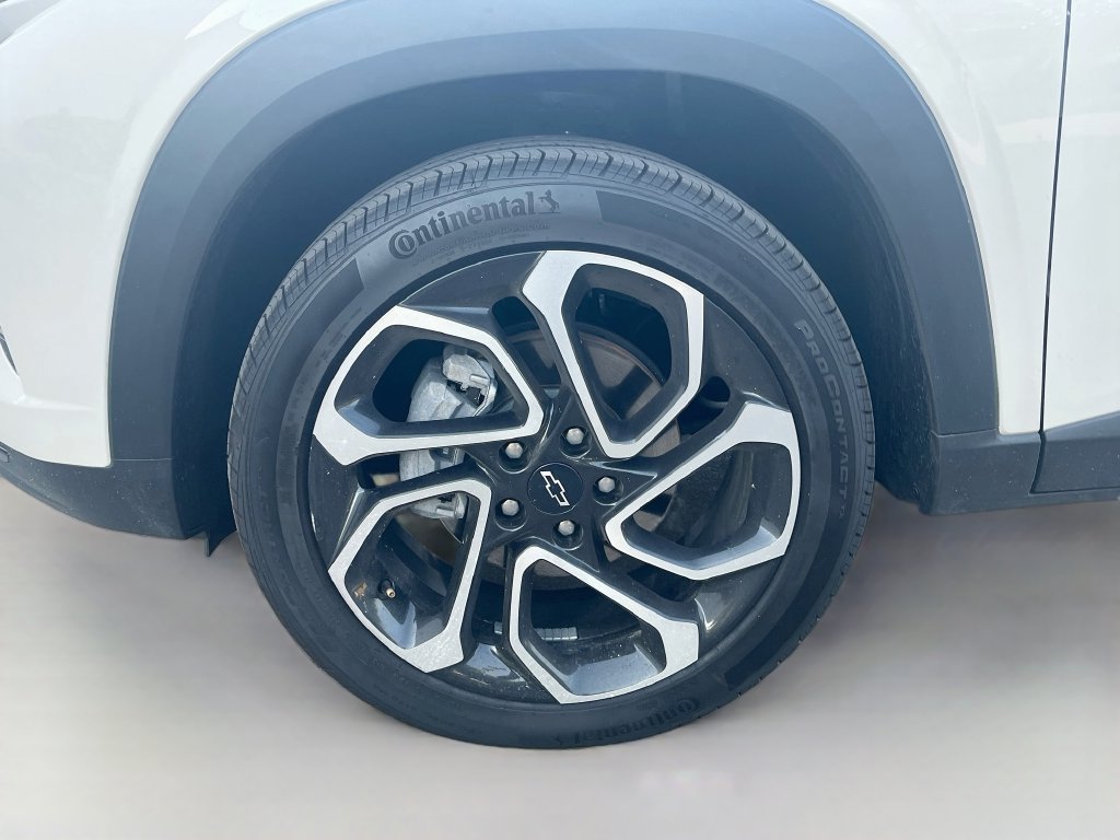 Used 2026 Chevrolet Trax RS w/ Sunroof Package FWD image 29