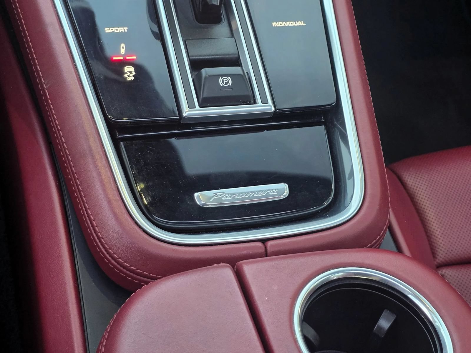 Used 2019 Porsche Panamera 4 AWD/4WD image 29