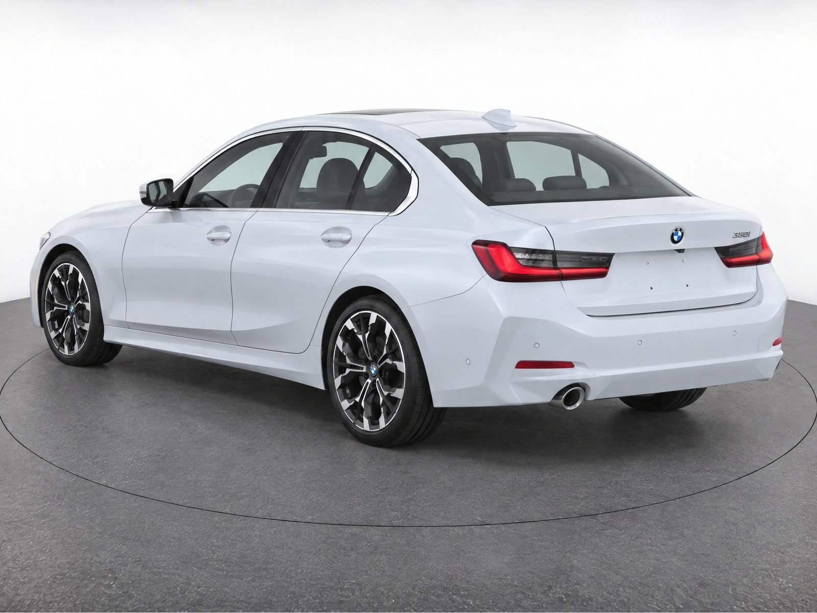 Certified 2025 BMW 330i Sedan RWD image 7