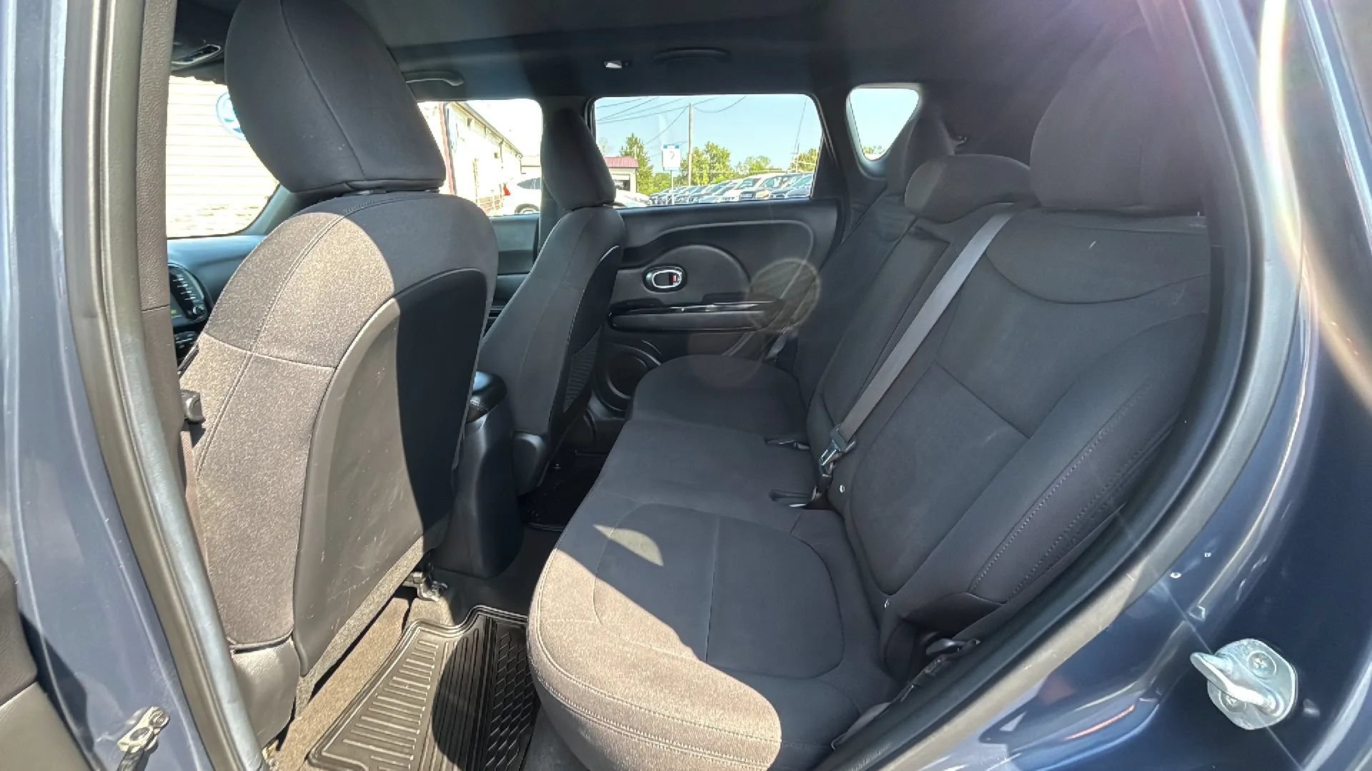 Used 2015 Kia Soul ! w/ Sun & Sound Package FWD image 26