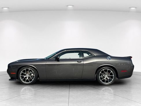Used 2022 Dodge Challenger GT RWD image 3