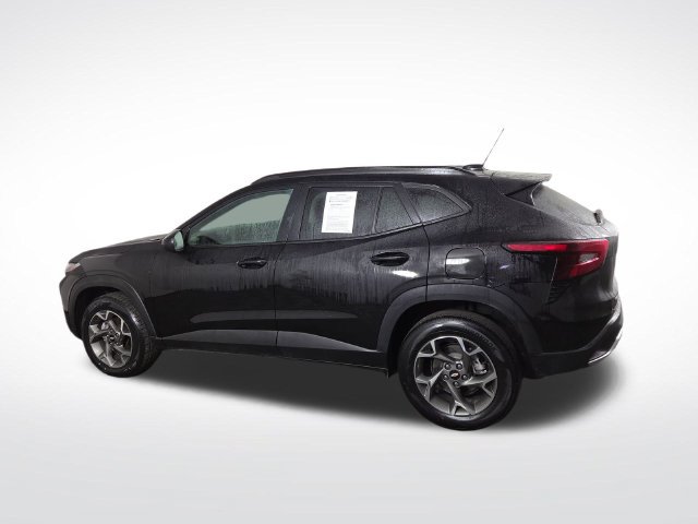Used 2025 Chevrolet Trax LT FWD image 10