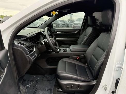 Used 2024 GMC Acadia Elevation w/ Trailering Package AWD/4WD image 12