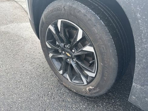 Used 2023 Chevrolet TrailBlazer LT w/ Convenience Package image 9