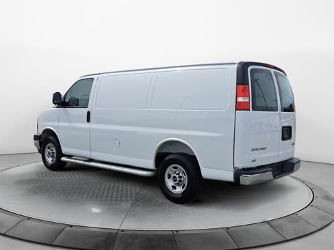 Used 2025 GMC Savana 2500 w/ Driver Convenience Package RWD image 5
