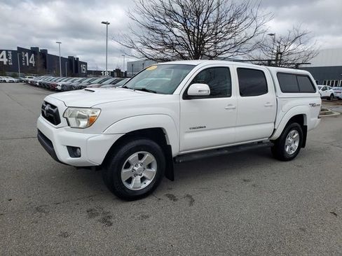 Used 2015 Toyota Tacoma PreRunner w/ TRD Sport Package image 10