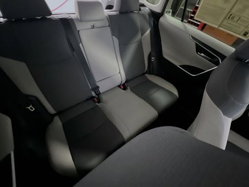 Used 2025 Toyota RAV4 XLE w/ Convenience Package FWD image 33