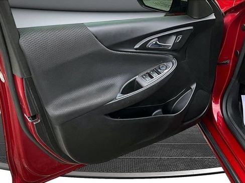 Used 2018 Chevrolet Malibu LT FWD image 19