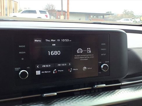 Used 2024 Kia Carnival LX image 13