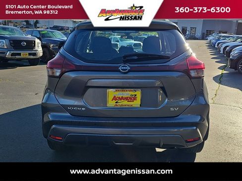 Used 2023 Nissan Kicks SV image 4