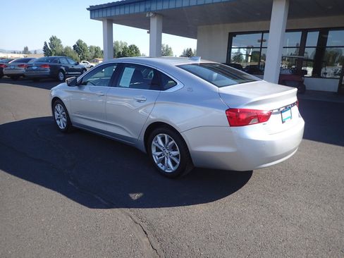 Used 2017 Chevrolet Impala LT w/ Convenience Package FWD image 3