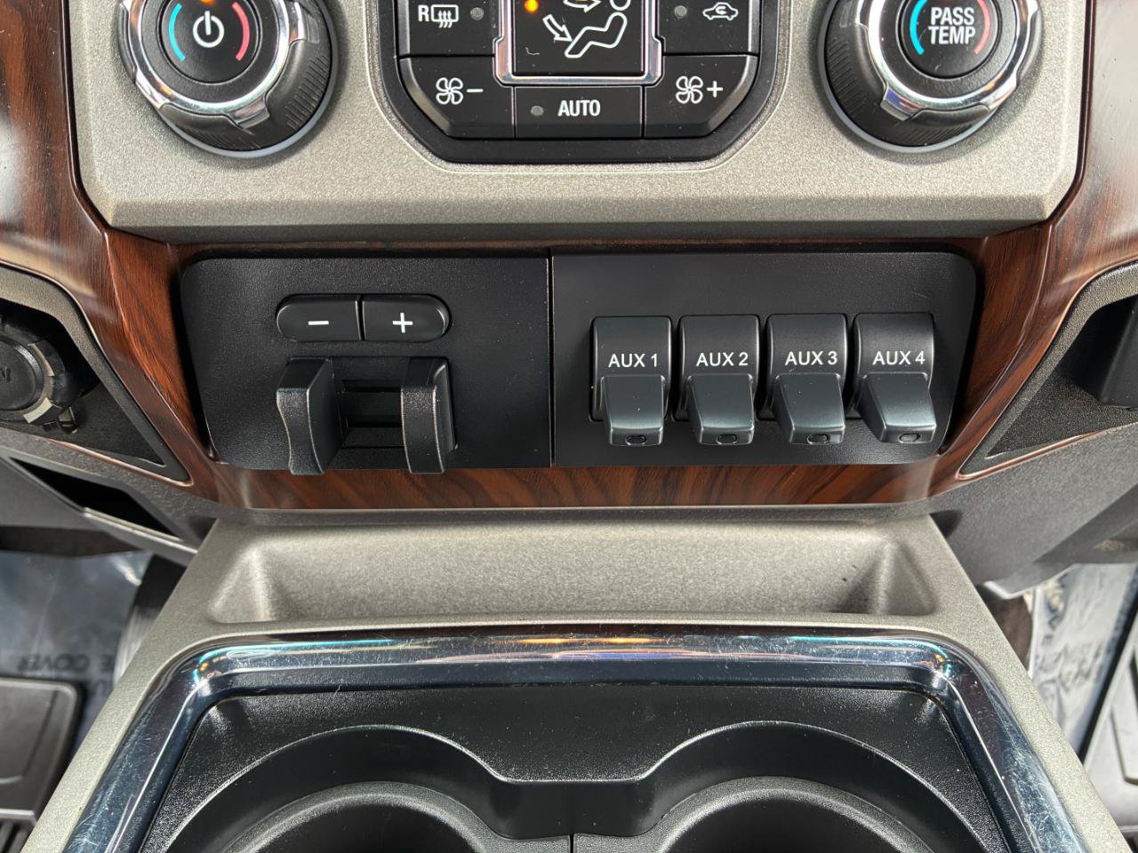 Used 2016 Ford F350 Lariat w/ Lariat Interior Package AWD/4WD image 30