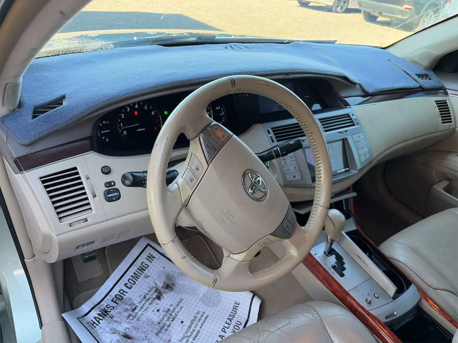 Used 2010 Toyota Avalon XLS FWD image 5