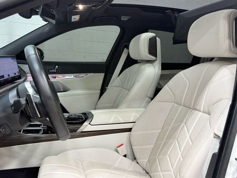 Used 2024 BMW 760i xDrive w/ Premium Package image 36