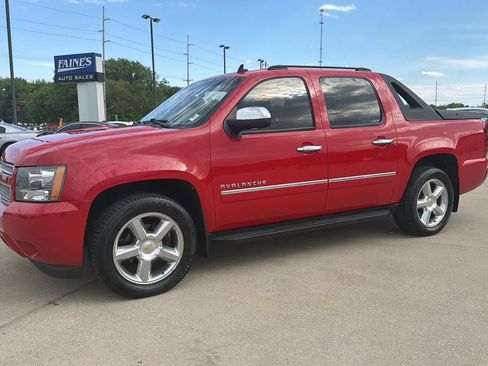 Used 2010 Chevrolet Avalanche LTZ AWD/4WD image 5