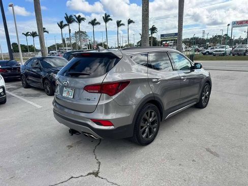 Used 2018 Hyundai Santa Fe Sport image 4