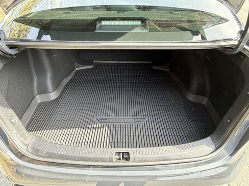 Used 2025 Toyota Corolla SE image 4