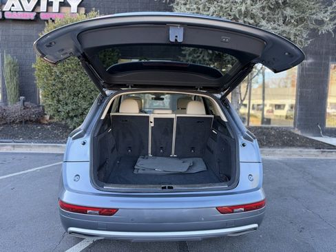Used 2019 Audi Q5 Prestige w/ Prestige Package image 17