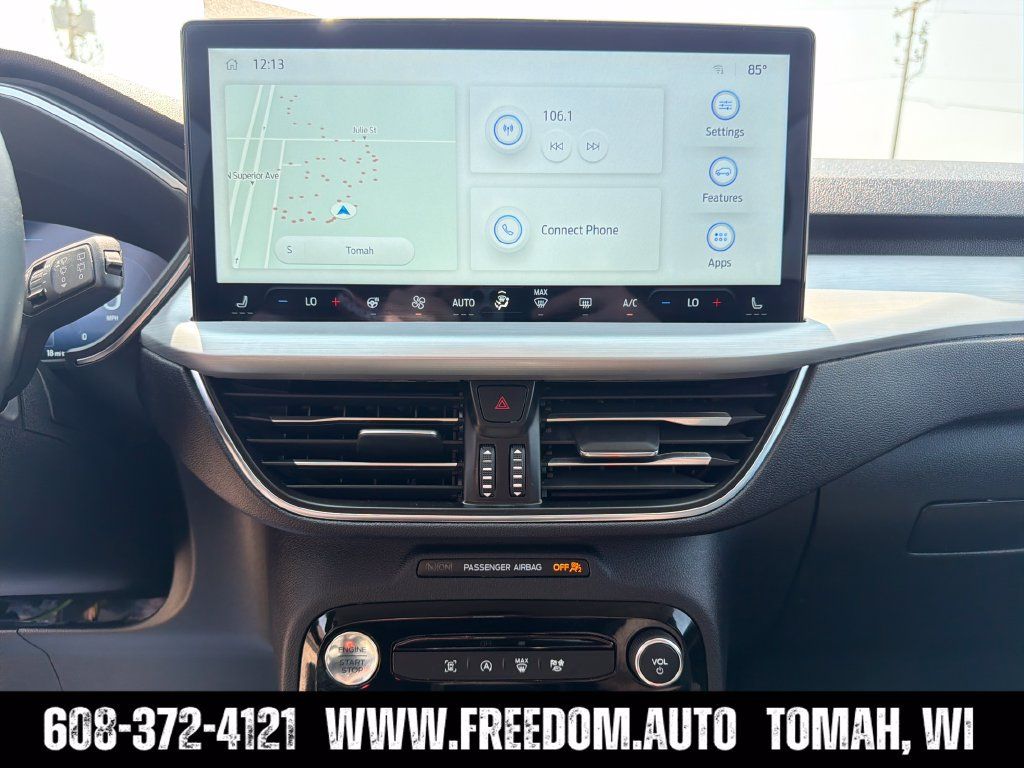 Used 2025 Ford Escape Platinum AWD/4WD image 18