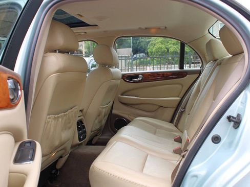 Used 2006 Jaguar XJ8 RWD image 28