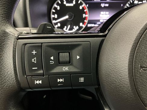 Used 2021 Nissan Rogue SV AWD/4WD image 22