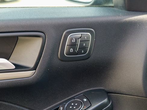 Used 2022 Ford Escape SEL w/ Technology Package image 17