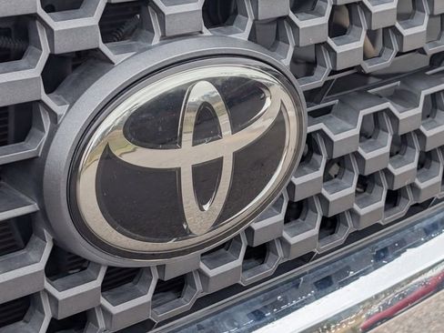 Used 2021 Toyota Tundra SR5 RWD image 10