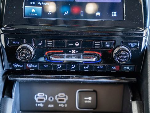 New 2025 Jeep Grand Cherokee Laredo X w/ Luxury Tech Group I image 23