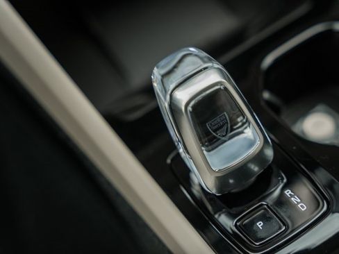 New 2026 Volvo XC40 B5 Ultra w/ Protection Package Premier image 24