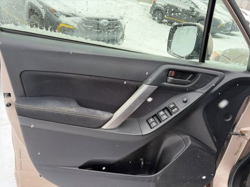 Used 2015 Subaru Forester 2.5i Premium image 10