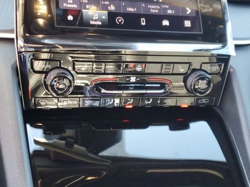 New 2025 Jeep Grand Cherokee L Altitude RWD image 24