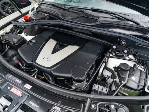 Used 2011 Mercedes-Benz GL 320 BlueTEC 4MATIC image 28